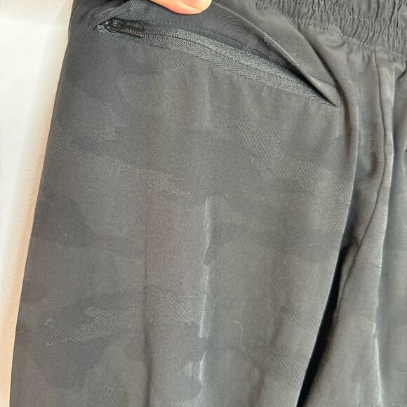 Athleta Brooklyn Textured Lined Jogger Black Camo 10Tall - Picture 7 of 11